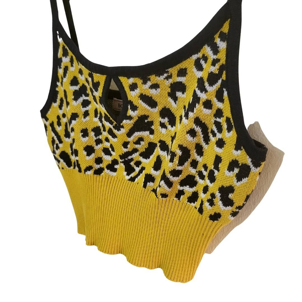 SOLD BCBG Leopard 🐆Crop Top